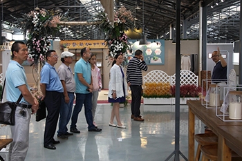 會(huì)議代表參觀百草莊園并給予高度評(píng)價(jià)